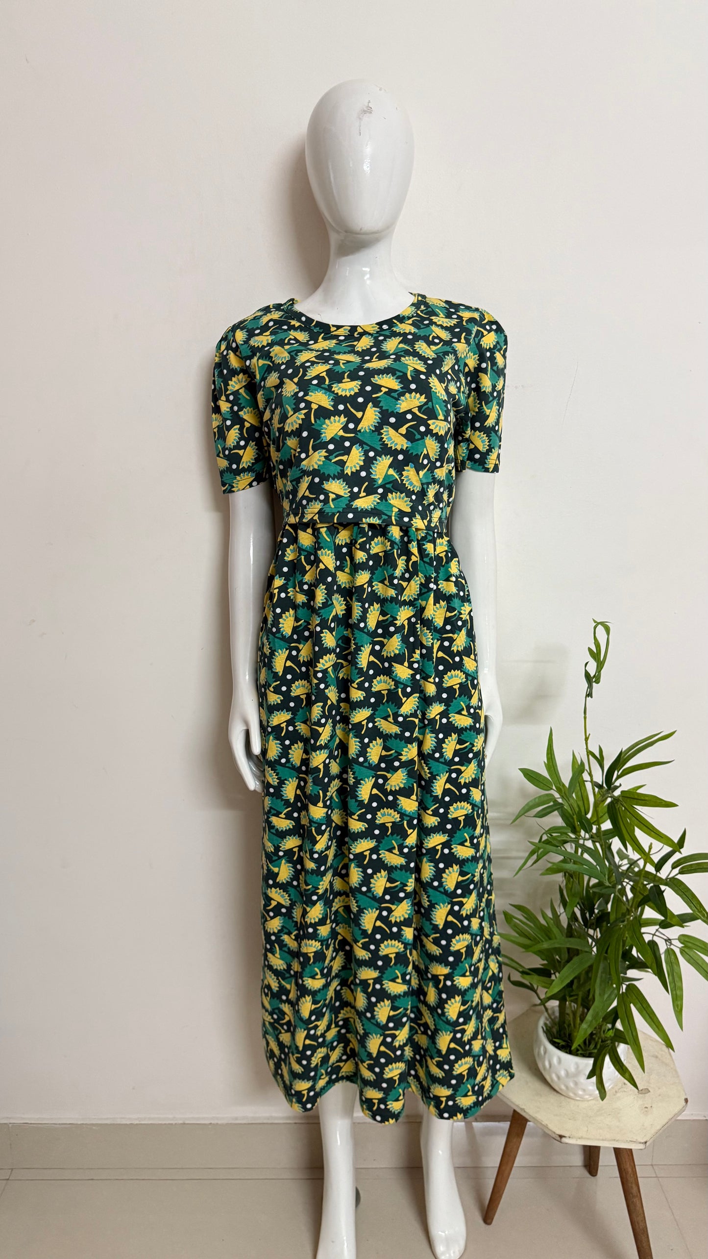Feeding zipless frock