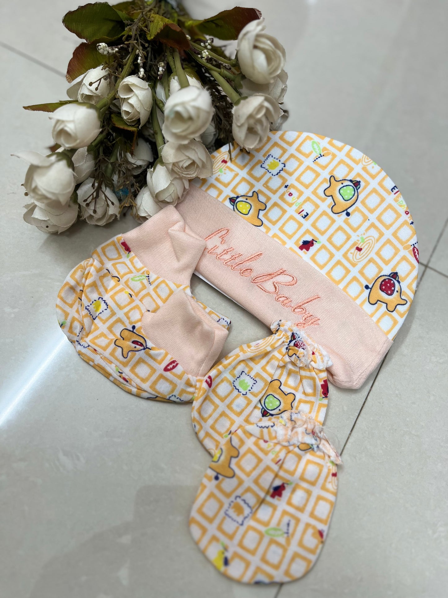 Caps,Mitten And Booties