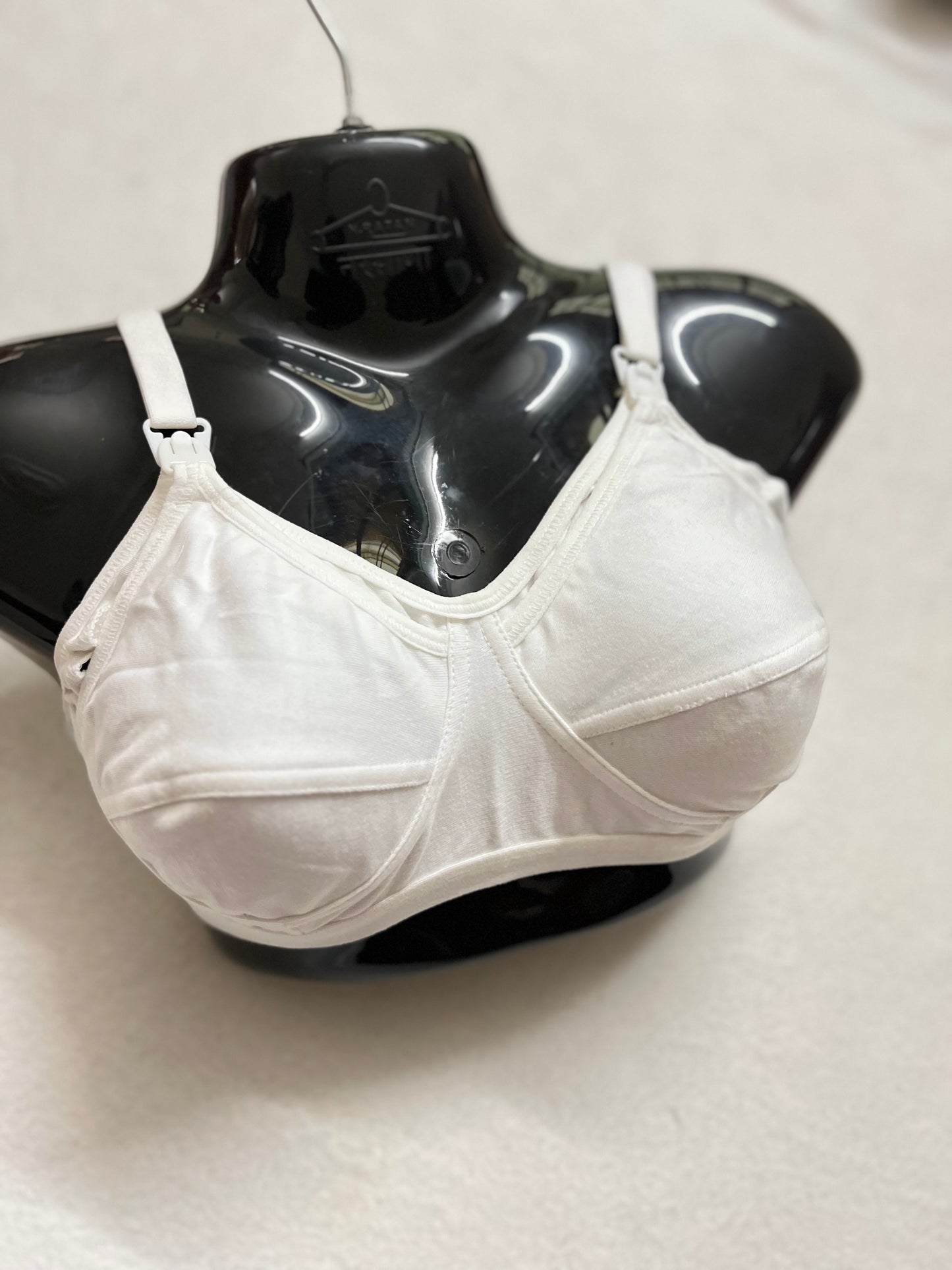 Feeding bra