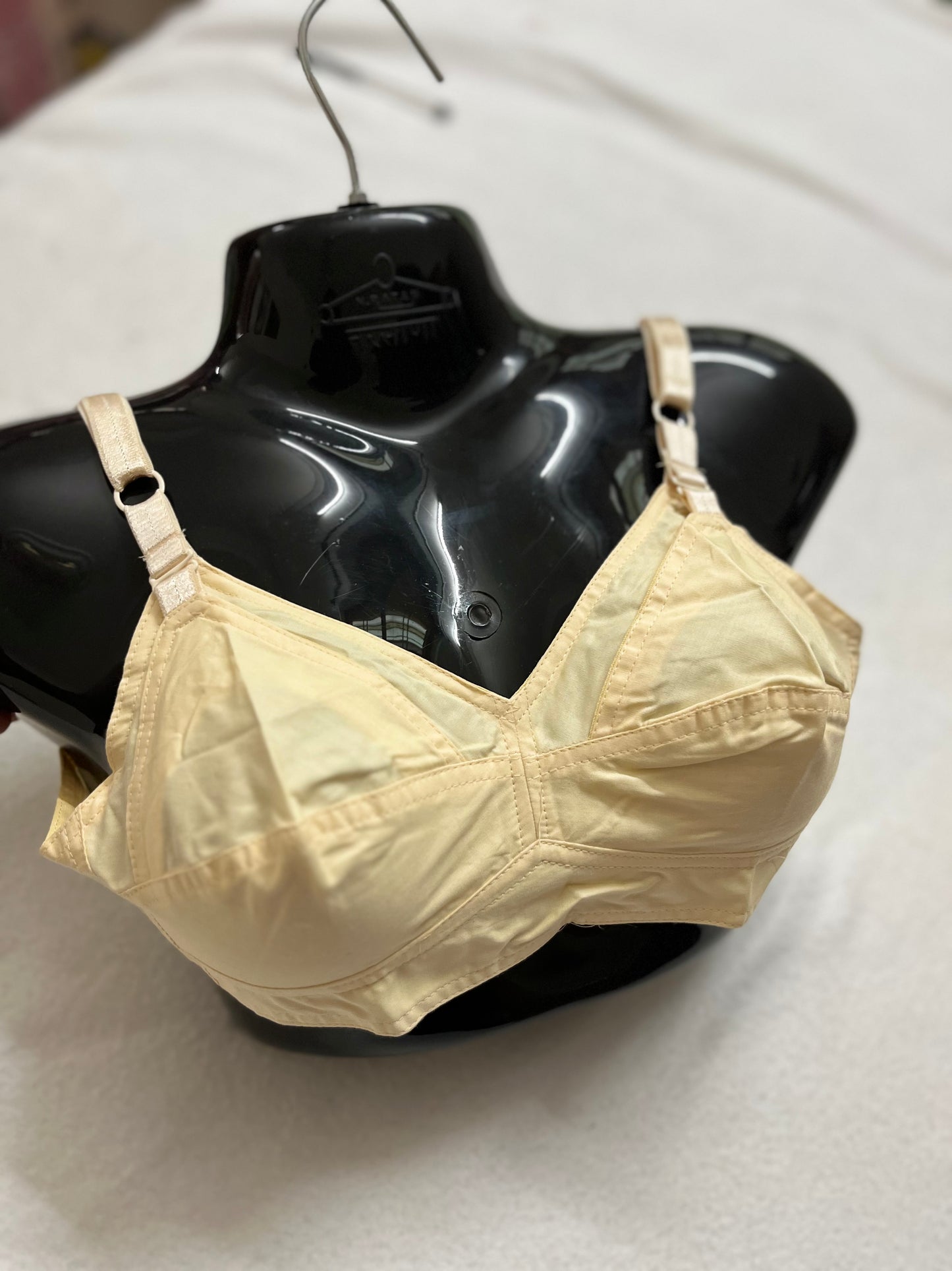 Feeding bra