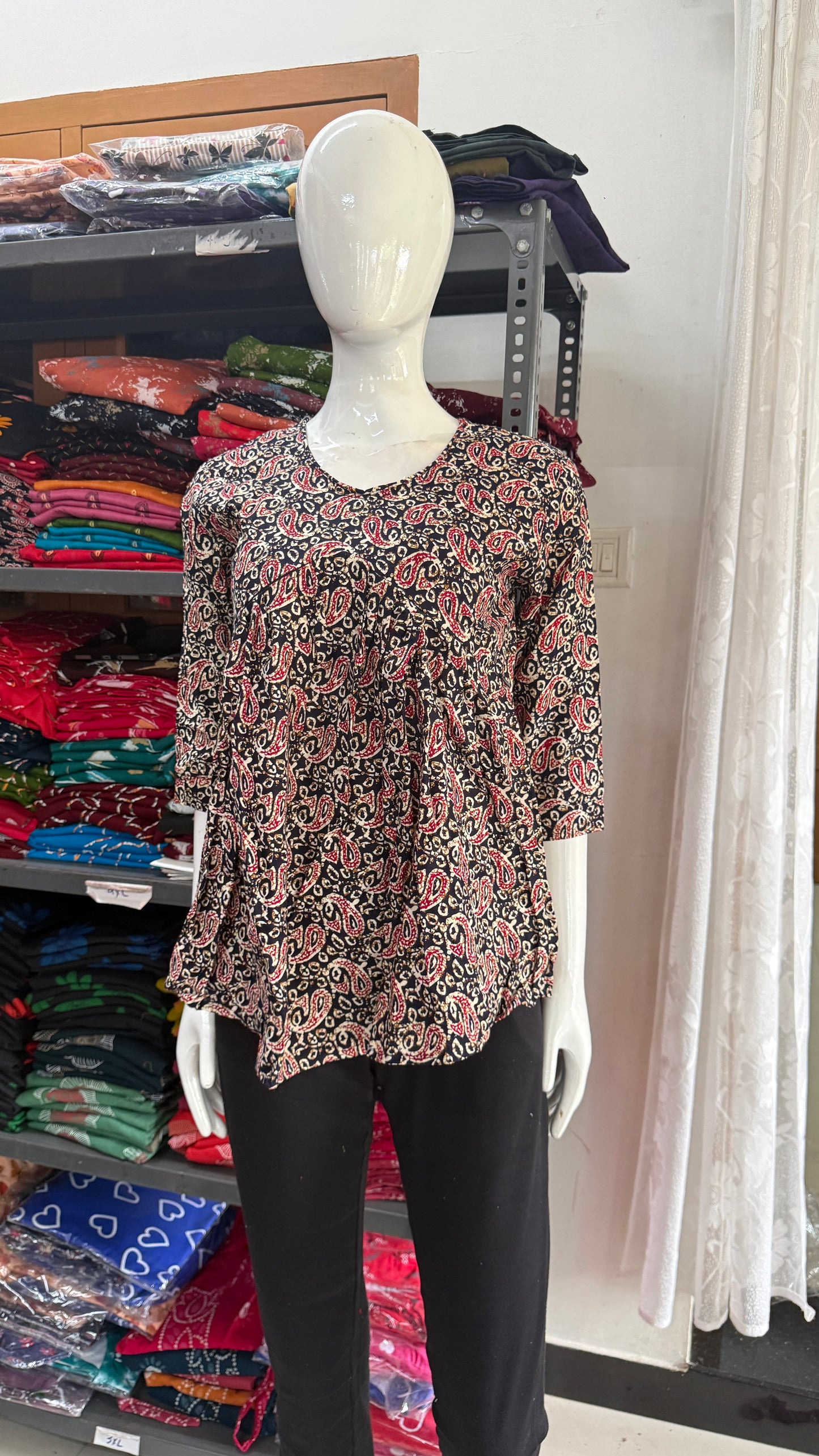 Feeding Short Kurti
