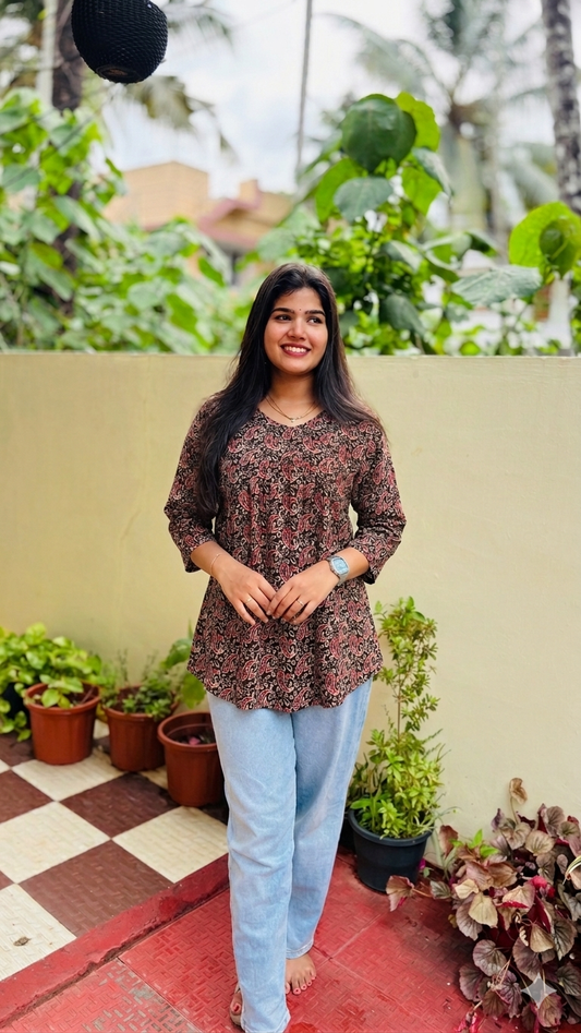 Feeding Short Kurti