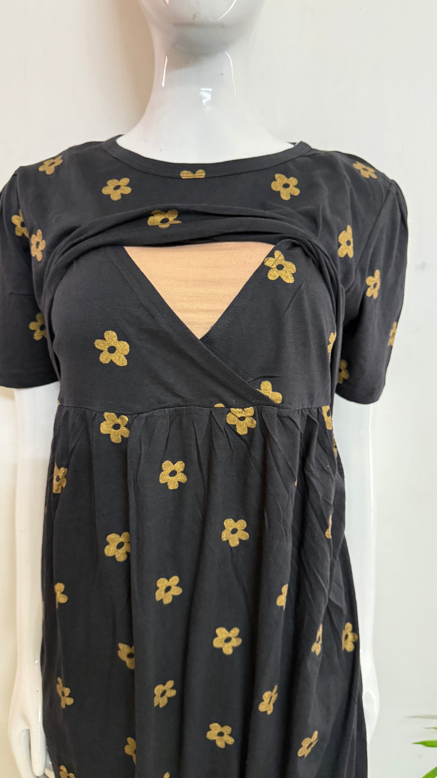 Feeding zipless frock