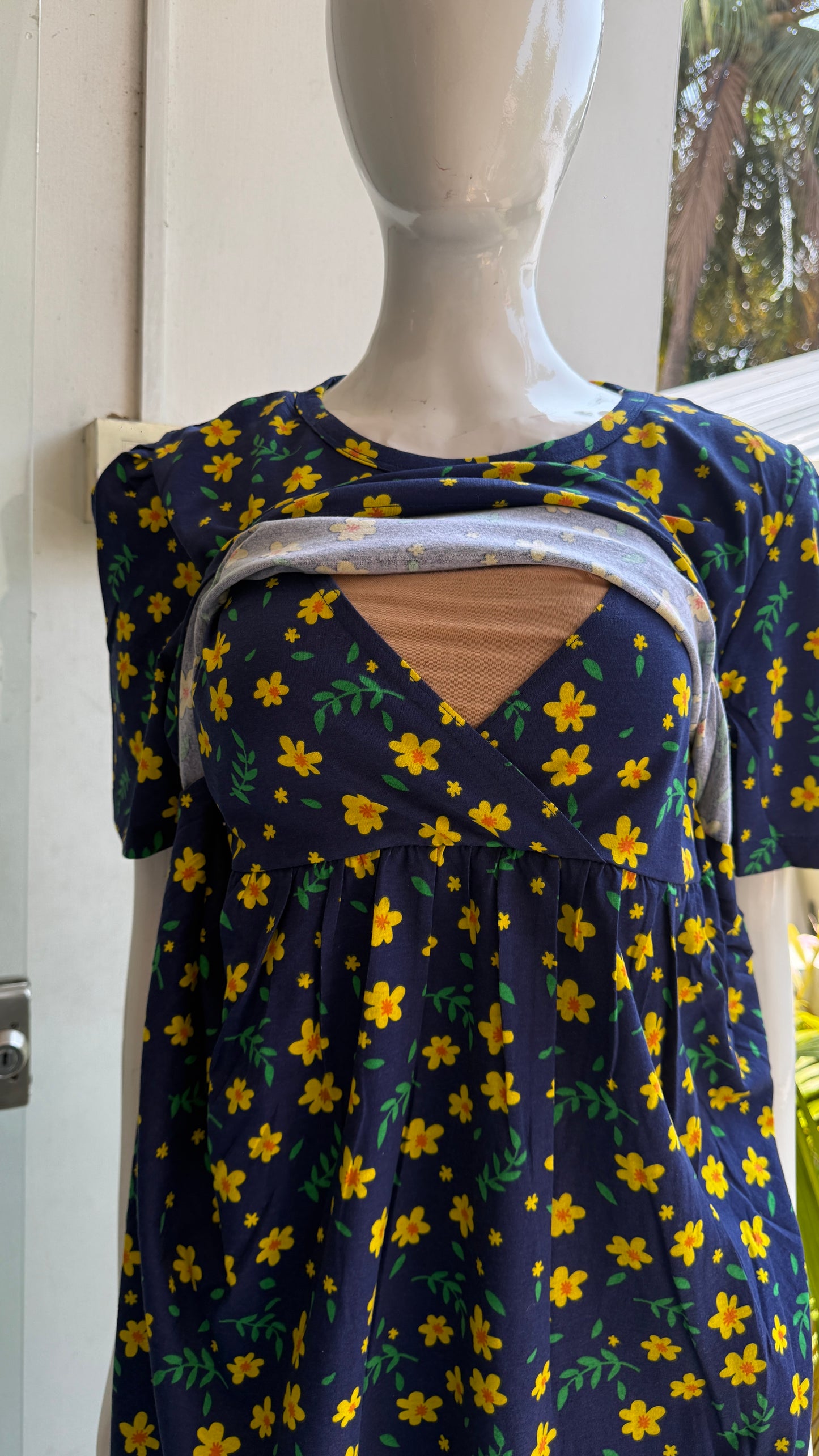 Feeding zipless frock